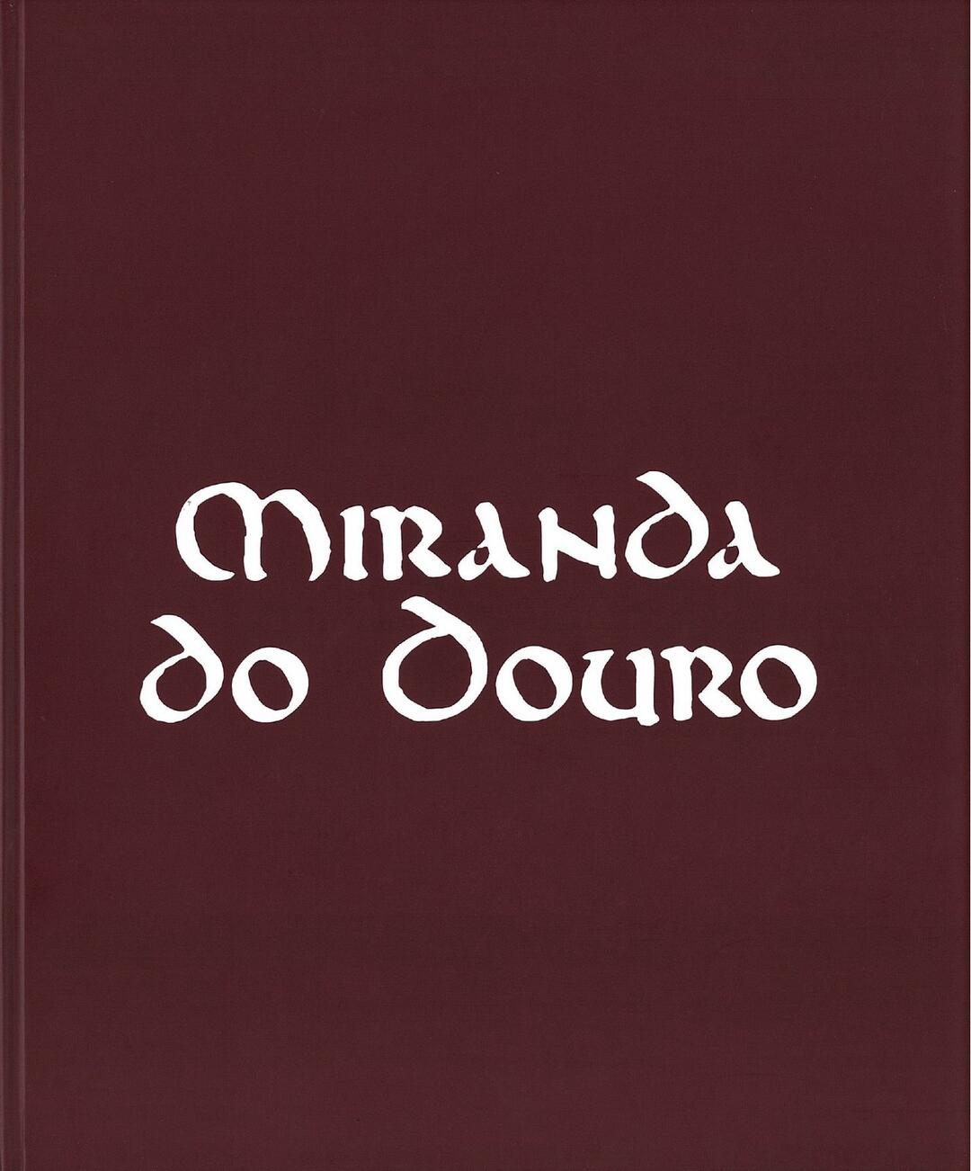 Livro Institucional em Mirandês