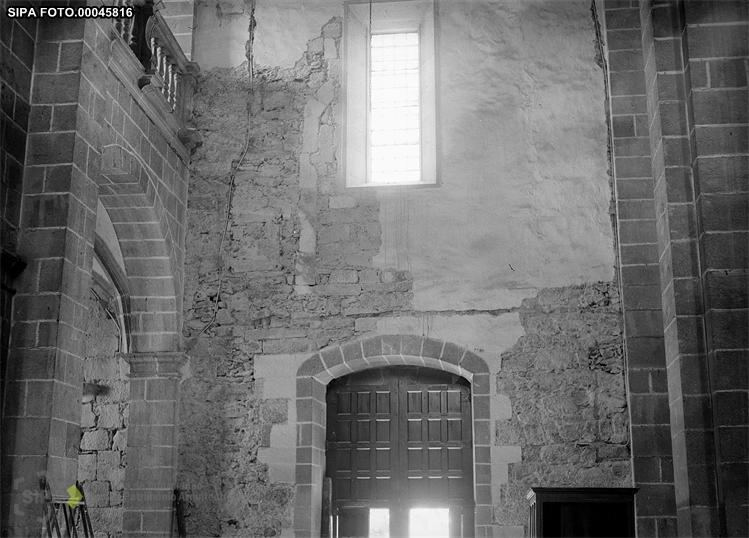 1988 parede da nade lado do evangelho c vestig. pre existentes